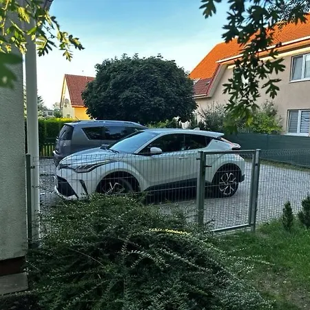 Z Prywatnym Parkingiem